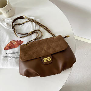 Bolso de Hombro Grande para Mujer, Color Marrón Sólido, Correa de Cadena, Cierre con Bloqueo, Uso Diario - Product Image 1