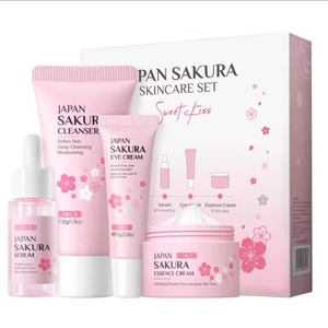Vente en gros Kit de voyage <span class=keywords><strong>japonais</strong></span> à fleurs de <span class=keywords><strong>cerisier</strong></span> Ensemble de soins de la peau 4 pièces Ensemble de soins de la peau rajeunissants au Japon - Product Image 1
