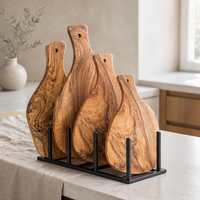 Olijfhouten snijplank in paddle-vorm met handvatgat voor kaas, brood, charcuterie en fruit, voor thuisgebruik