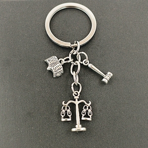 Pendentif DIY en alliage de bijouterie MOQ, marteau de procureur, porte-clés, cadeau pour étudiant en droit, <span class=keywords><strong>avocat</strong></span>, camarade de classe - Product Image 4
