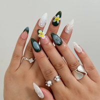 Ongles à presser en acrylique faits main vert foncé dégradé, avec décorations 3D en plumeria et perles coquillage en relief, forme amande, personnalisables