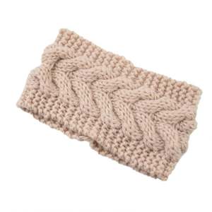 Diadema de punto trenzado estilo europeo-americano con protección para las orejas - Product Image 4