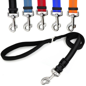 Guinzaglio in schiuma Comfort guinzaglio per cani regolabile 100 a 160cm di notte riflettente corda da passeggio leggera con anello D in acciaio inox - Product Image 1