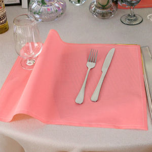 Napperons en tissu de coton rose clair personnalisés avec logo, jetables, modernes, imprimés, écologiques, durables, lavables 6 fois, pour usage en restaurant - Product Image 1