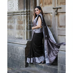 DISEÑADOR BANARASI SOFT SEDA SAREE CON BLUSA SIN COSTURA NEGRO - Product Image 1