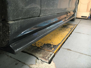 Panneaux de culbuteur de jupes latérales en Fiber de carbone W204 pour <span class=keywords><strong>Mercedes</strong></span>-<span class=keywords><strong>Benz</strong></span> <span class=keywords><strong>classe</strong></span> C W204 <span class=keywords><strong>C63</strong></span> <span class=keywords><strong>AMG</strong></span> 08-15 - Product Image 2