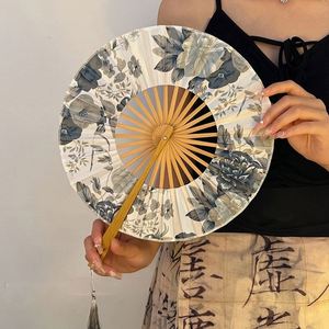 Abanico de Mano Redondo de Bambú Ecológico con Elegante Pintura Estilo Navideño para Recuerdo o Decoración Artesanal, Modelo Promocional - Product Image 5