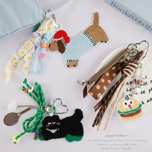 Patch brodé en tissu polyester motif chiot de dessin animé mignon et burger, accessoire pendentif en corde tressée, pendentif de sac de niche, porte-clés - Product Image 1