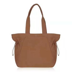 Sac à main pour femme, décontracté et tendance, imperméable, avec fermeture éclair, à une seule poignée, doublure en polyester, pour le shopping et les cosmétiques - Product Image 6