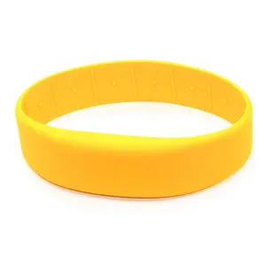 Pulseira de silicone para crianças com impressão de logotipo personalizado fluorescência 125khz Rfid ajustável