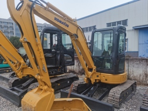 Mini-excavatrice compacte Komatsu PC35MR 3T d'occasion |   Mini-pelle légère de fabrication japonaise pour travaux utilitaires - Product Image 5