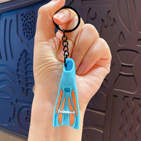 Mini porte-clés en PVC en forme de nageoire de natation, porte-clés 3D en forme de palmes de plongée, ornement pour sac à dos, décoration pour les amateurs de sports nautiques, cadeau