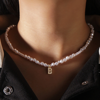 Go2boho Lettre Initiale Collier de Perles Faux Collier Ras du Cou en Perles Bijoux Personnalisés pour Femmes Filles Réglable Cadeau de Mode