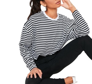 Camiseta de manga larga a rayas para mujer, camiseta negra y blanca con hombros descubiertos - Product Image 1