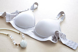 Arin Femmes Super Cool Nude Feel Pure Silk Soutien-Gorge Femmes Confortable Respirant rose Nude 100% Silk Top Light Silk Bra - Product Image 5