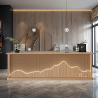 Comptoir incurvé pliable laqué minimaliste moderne pour réception d'hôtel magasin de détail service à la clientèle utilisation de bureau et d'hôpital
