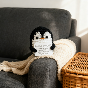 Jouets en crochet faits main polyvalents transfrontaliers 2025 (cadeau de fête) et pingouin (accessoire de voyage) avec message d'encouragement pour les événements - Product Image 4