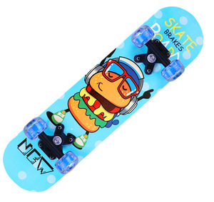 Planche à roulettes double pour enfants Pikachu Cartoon, roues lumineuses bleues, planche à roulettes en érable à 4 roues pour débutants, pour les élèves du primaire - Product Image 6