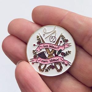 カスタムソフトエナメルニードルキーパークロスステッチ使用スレッドヘッドニードルマインダー磁気ピン - Product Image 6