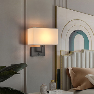 Applique murale LED moderne et simple en tissu pour lecture, chambre à coucher, chevet, avec prise décorative en aluminium et cuivre, pour hôtel et usage domestique - Product Image 2