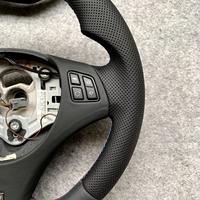 Volant sport en fibre de carbone véritable JIANSHAN pour E9X (E90/E92/E93) avec garniture en cuir perforé lisse et anneau rouge, boutons 1