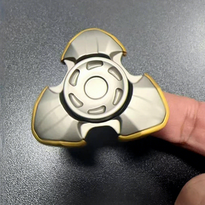 Juguete Antiestrés EDC Personalizado Más Vendido, Spinner de Mano de Metal, <span class=keywords><strong>Gadget</strong></span> de Descompresión Unisex de Aleación para Reducir el Estrés - Product Image 2