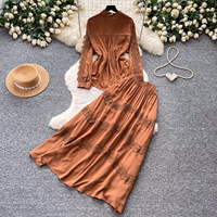 Ensemble deux pièces vintage pour femme : chemise à manches lanternes et jupe en dentelle, effet amincissant à la taille
