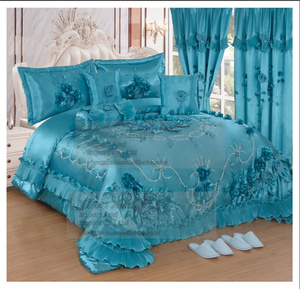 Ensemble de literie de mariage de luxe 10 pièces avec rideaux assortis, taies d'oreiller, pantoufles, collection de couette de mariée - Product Image 4
