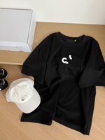 T-shirt ample amincissant noir uni à col ras du cou pour femme, collection été 2026 – Basique en coton à manches courtes pour le début du printemps