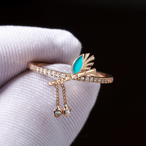 Anello Minimalista Chic con Nappina, Elegante Anello di Tendenza, Gioiello da Donna per il Dito Mignolo - Product Image 2