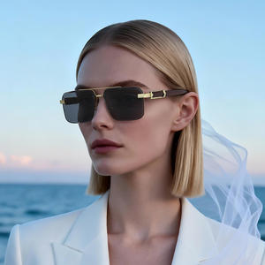 Lunettes de soleil de luxe pour femmes, monture en métal, noires, protection UV400, type 3, design tendance 6008 - Product Image 1