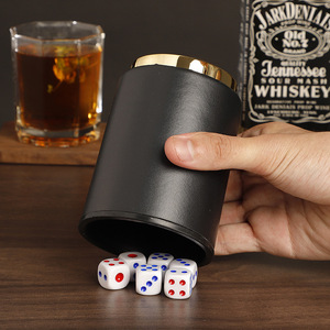 Juego de <span class=keywords><strong>Yatzy</strong></span> de Cinco Dados en Oferta 2026, Vaso para Dados de Cuero PU con Dados Incluidos - Product Image 4