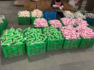 800颜色现成现货108D 120D/2 5000M 4000Y根据客户要求制造商优质绣花机涤纶 - Product Image 4