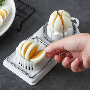 Cortador de huevos multiusos para huevos frescos y huevos centenarios, cortador manual con marco de acero inoxidable y base de plástico, origen Yiwu - Product Image 1