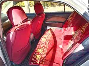 Affidabile Toyota Vitz/Yaris 1.3 GL-i Automatica del 2010, Ottima Economia di Carburante, Bassa Manutenzione per Pendolarismo Quotidiano - Product Image 5