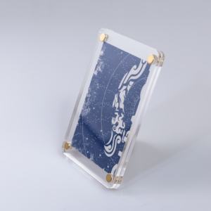 Cadre photo en acrylique magnétique solide à bords lisses et à surface cristalline Cadre photo en acrylique - Product Image 1