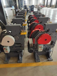 Ondersteuning Op Maat Gemaakte Metalen Plaat Ponsmachine Multifunctionele Gecombineerde Ponsen En Scheren <span class=keywords><strong>Machine</strong></span> Voor De Bouw - Product Image 5