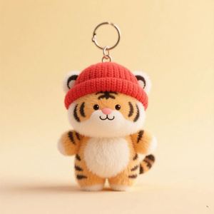 Porte-clés Tigre Personnalisé et Doux avec Bonnet Tricoté Rouge pour Enfants, Adolescents et Adultes - Product Image 1