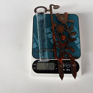 Pluviomètre en fer forgé, design Art Déco pour <span class=keywords><strong>jardin</strong></span>, patio, pelouse, grands chiffres faciles à lire - Product Image 3