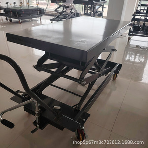 Plataforma elevadora de tijera hidráulica manual de 1000x1600 mm con pedal de acero para operación, ideal para logística de almacén y reparación de vehículos. - Product Image 2