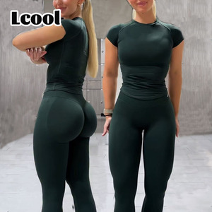 Set Sportivo Lcool Personalizzato 3 Pezzi, Maglietta a Collo Tondo, Leggero, Aderente, Manica Corta, Abbigliamento da <span class=keywords><strong>Palestra</strong></span> e Yoga per Donne, Set Attivo Senza Cuciture - Product Image 1