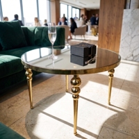 Table de banquet ronde de luxe au design moderne en acier inoxydable doré avec plateau en marbre pour hôtel et salon