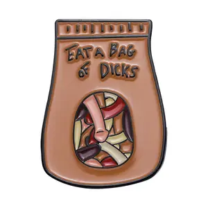 Funny Eat A Bag Of Dicks Rote Emaille Pin Witz Streich Neuheit Brosche Schmuck für Jacke Jeans Rucksack Stoff Revers Tasche Hut Geschenk