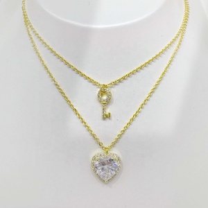 Collar de plata de ley 925 personalizado con imán, chapado en oro de 18k, con delicado colgante de circonita en forma de corazón para mujer. - Product Image 2