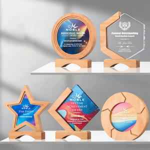 Trofeo in Cristallo e <span class=keywords><strong>Legno</strong></span> Personalizzabile per Premiazioni Aziendali, Regalo per Dipendenti Eccellenti - Product Image 2