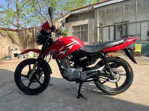 Moto <span class=keywords><strong>Yamaha</strong></span> YBR125 <span class=keywords><strong>125cc</strong></span> monocylindre refroidie par air, 10 CV, 5 vitesses, économique en carburant, idéale pour les trajets urbains - Product Image 4