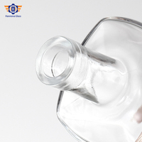 Bouteille de vin plate en verre de 750 ml, directement de l'usine, populaire pour la personnalisation dans l'emballage, l'eau et l'utilisation en diffuseur