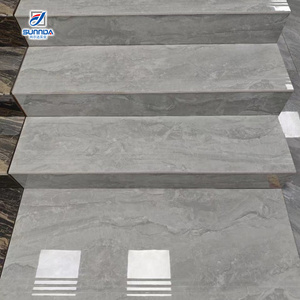 Modernas y Elegantes Baldosas de Porcelana para Escaleras con Textura de Madera, Mármol, Dorado y Plateado Brillante para el Piso de la Entrada - Product Image 3