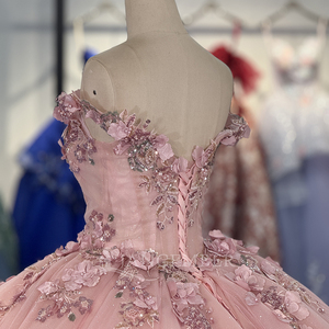 ชุดเดรสงาน Quinceanera สีชมพู รุ่น Jancember 1229 แบบกระโปรงบานระบาย แต่งดอกไม้ 3 มิติ สำหรับงานฉลองวันเกิดอายุ 16 ปี หรืองานเลี้ยงฉลอง - Product Image 6