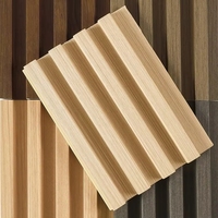 Panneau mural WPC minimaliste avec design Shiplap résistant aux taches et à l'aspect bois pour les magasins de détail, résistant aux taches, pour l'intérieur